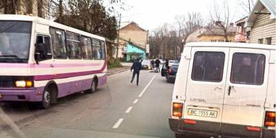 Во Львовской области автобус сбил на пешеходном переходе ребенка