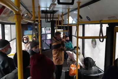 Псковичи жалуются на проблемы с общественным транспортом