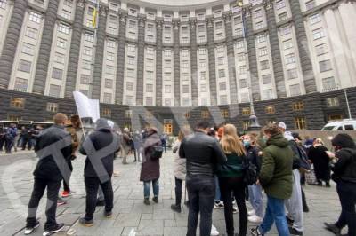 В Украине рестораторы и предприниматели вышли на протест против ужесточения карантина. Фото