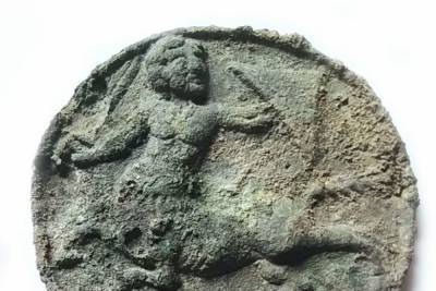 Археологи нашли в Старой Рязани матрицу с кентавром XIII века