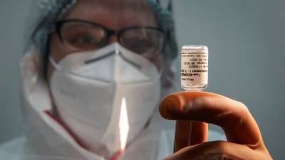 Создатели российской вакцины от COVID-19 назвали её эффективнее западной