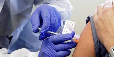 Стали известны сроки массовой вакцинации от COVID-19 в России