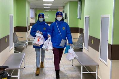На Ямале выросло количество помогающих в борьбе с COVID-19 волонтеров