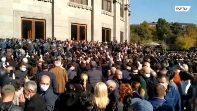 Более 100 человек задержаны в ходе акции протеста оппозиции в Ереване — видео