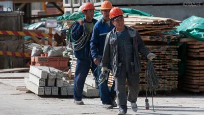 LIVE: Мигранты в России. Как коронавирус повлиял на рынок труда?