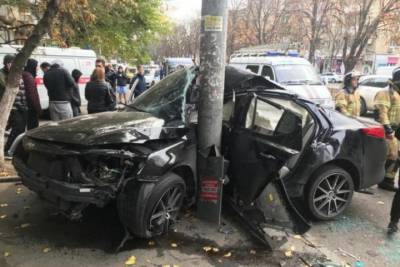 Пассажир «Киа Оптима» после ДТП на Ленина в Ростове находится в критическом состоянии