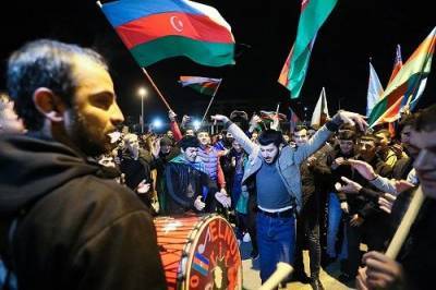 Подписание мирного соглашения по Нагорному Карабаху: Азербайджан ликует, Армения протестует (Фоторепортаж)