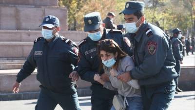По меньшей мере 130 человек задержаны в Ереване на митинге оппозиции — видео