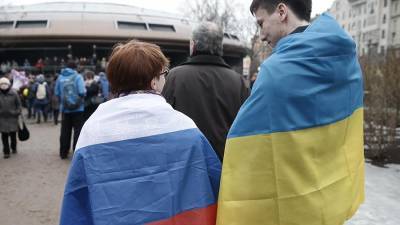 Более 56% украинцев заявили о вере в нормализацию отношений с Россией