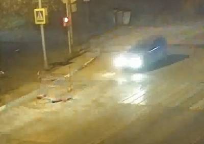 В Дашково-Песочне автомобиль угодил в провал на дороге - ya62.ru - Рязань