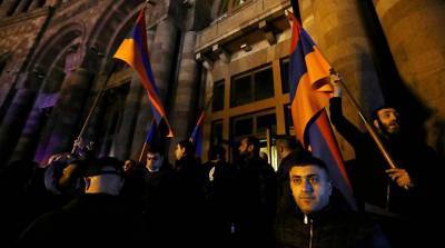 В Ереване протестующие ворвались в здание парламента