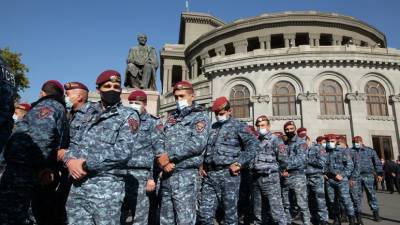 Полиция отпустила 70 задержанных участников митинга в Ереване