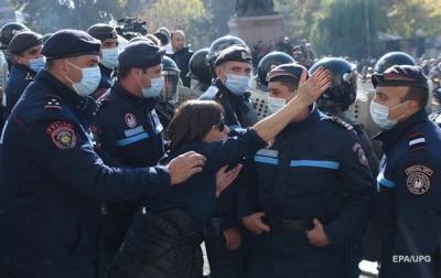В Ереване проходят массовые задержания активистов