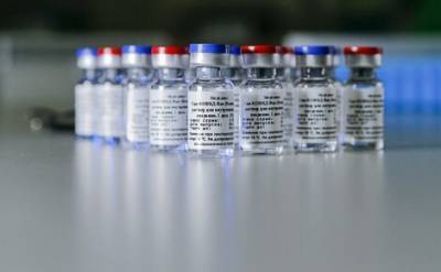 Российские производители запускают массовый выпуск отечественной вакцины от коронавируса «Спутник V»
