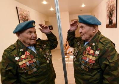 В Красноярске скончался старейший десантник России