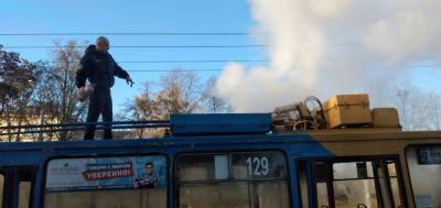 В Гродно сотрудники Департамента охраны потушили горящий троллейбус (+видео)