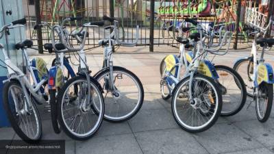 Два велосипедиста устроили ДТП на тротуаре в Калининграде