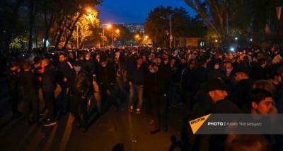 Митингующие в Ереване дали Пашиняну время до полуночи для добровольной отставки