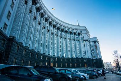 Министерство Уруского покупает три авто за 3 млн грн