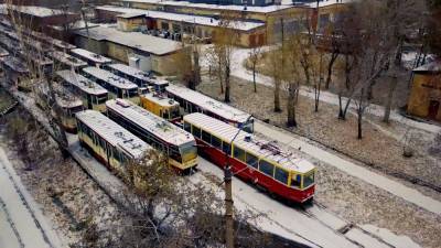 Стоянку списанных трамваев в Челябинске сняли с квадрокоптера.