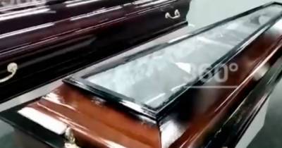 В Москве появились гробы со стеклянными крышками