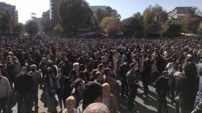 Митингующие дали Пашиняну время для добровольной отставки
