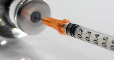 Вакцину "Спутник V" испытают на детях и беременных