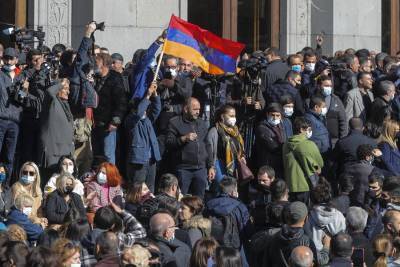 Митингующие в Ереване выдвинули ультиматум Пашиняну