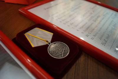 «Бессмертный полк» помог вернуть потерянную медаль родственникам ветерана