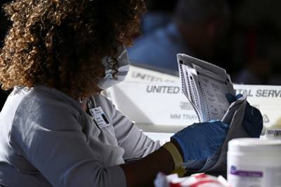 Ключевой американский штат объявил о полном ручном пересчете голосов