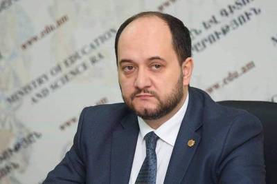 Президент НКР Араик Арутюнян призвал уехавших в Армению граждан вернуться