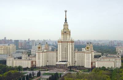 Вузы Москвы и Санкт-Петербурга перешли на дистанционное обучение до 6 февраля