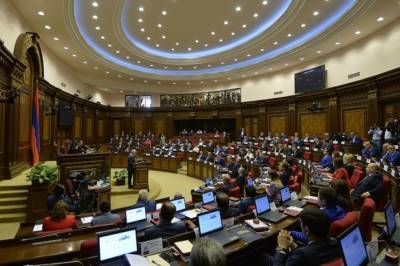 В парламенте Армении не удалось провести заседание по отставке Пашиняна