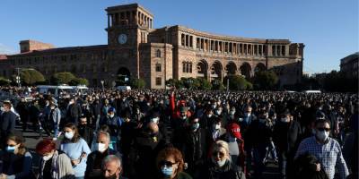 Ультиматум протестующих: парламент Армении не смог отправить в отставку премьера Пашиняна