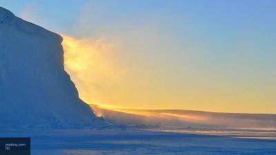 Ученые раскрыли тайну происхождения огромных дыр в ледниках Антарктиды
