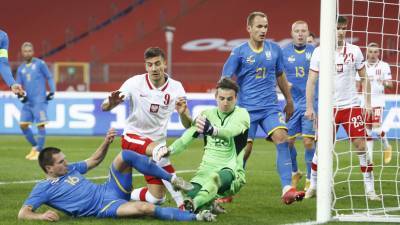 Сборная Украины по футболу потерпела поражение от Польши