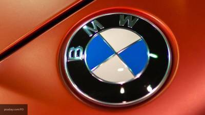 BMW презентовала свой первый "самостоятельный" электрокроссовер iX