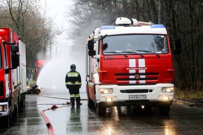 Объявлено о ликвидации пожара на складе в Красносельском районе