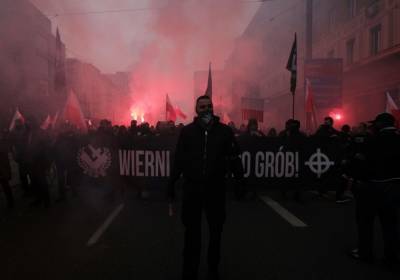 В Варшаве прошел многотысячный марш ко Дню независимости