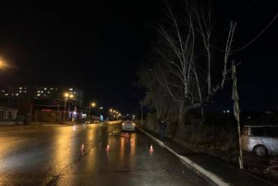 Женщина насмерть сбила пешехода на тёмной улице в Новосибирске