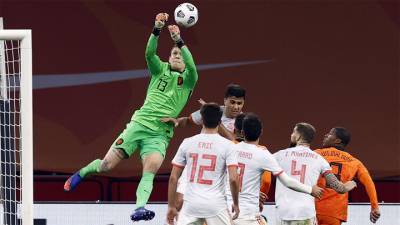 Футбольные сборные Нидерландов и Испании сыграли вничью