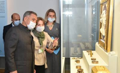 Минниханов посетил выставку «Екатерина Великая. Золотой век Российской империи» в Казанском Кремле