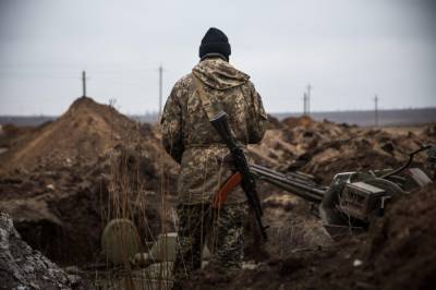 Боевики трижды обстреляли позиции украинских защитников: есть раненый