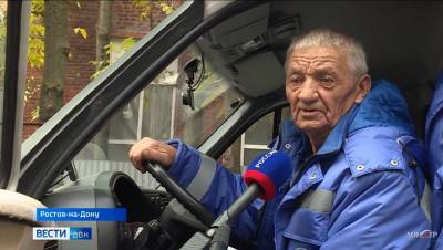 80-летний ростовский водитель рассказал о работе на станции скорой помощи