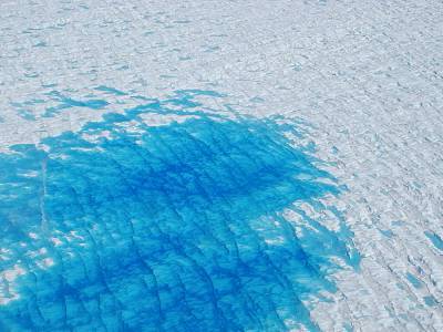 Ученые обнаружили под ледяным покровом Гренландии неповрежденное древнее озеро