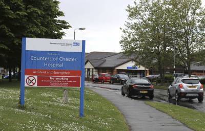 Медсестре из Великобритании предъявили обвинения в убийстве 8 младенцев