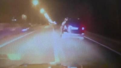 Видео: полицейские устроили погоню за пьяным водителем на "Мерседесе"