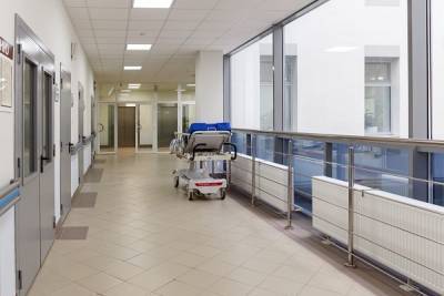 Еще одна петербургская больница стала принимать пациентов с COVID-19