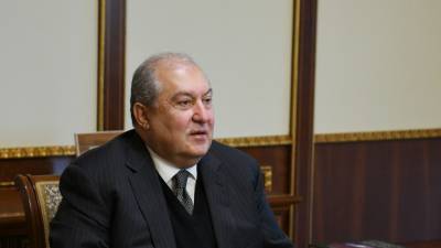 Президент Армении обсудил с премьером ситуацию в стране