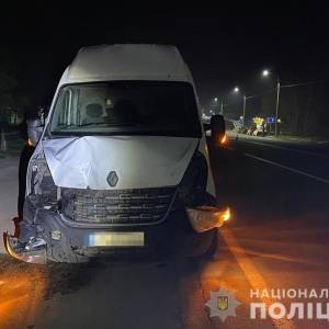В Ореховском районе микроавтобус насмерть сбил женщину. Фото - reporter-ua.com - Запорожская обл.
